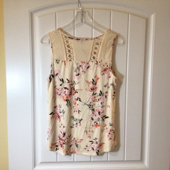 Women's gorgeous Daniel Rainn sleeveless top, size M - Picture 3 of 3